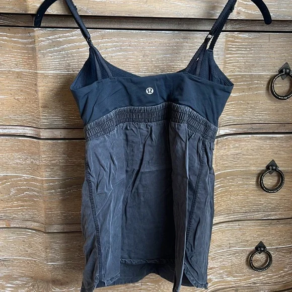 Lululemon top - Picture 2 of 2